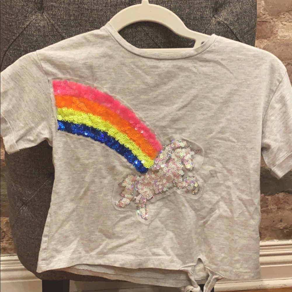 Shirt with sequins and a unicorn and rainbow!